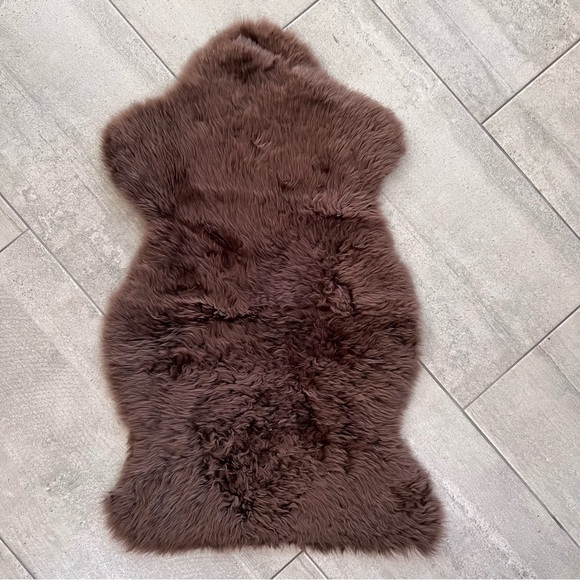 SEJERBY IKEA Chocolate Brown Sheepskin Rugs 18x28" / SOLD INDIVIDUALLY - Picture 4 of 8